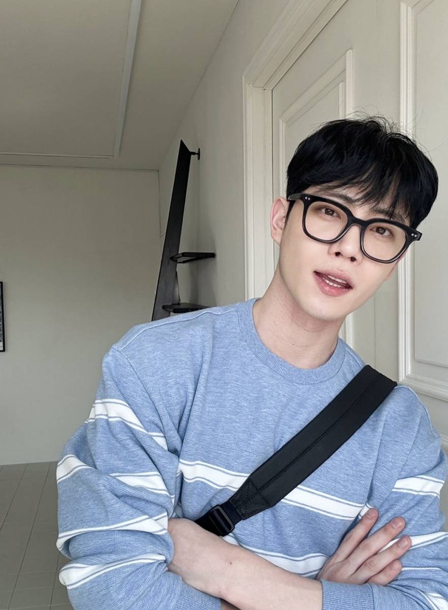 Kim Jong Seok (instagram.com/kimjongseok__)